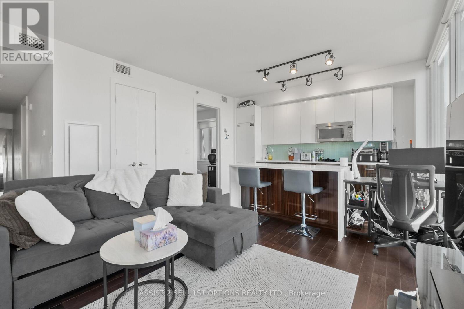 611 - 300 Lisgar Street, Ottawa, Ontario  K2P 0E2 - Photo 6 - X12408411