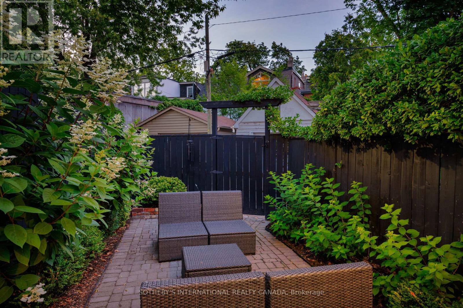 116 Shaftesbury Avenue, Toronto, Ontario  M4T 1A5 - Photo 28 - C12312076