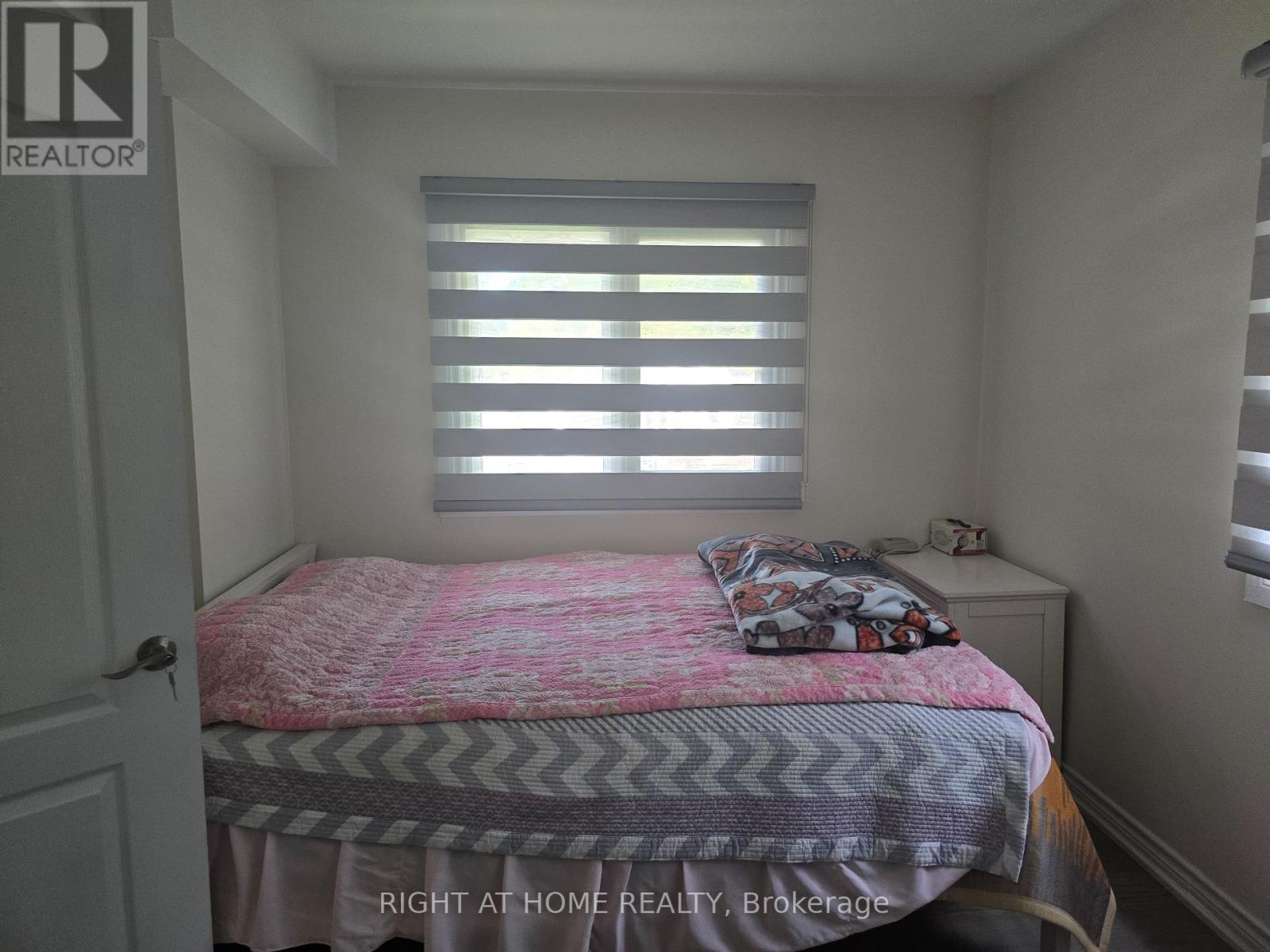 209 Pine Beach Drive, Georgina (Keswick South), Ontario  L4P 2V6 - Photo 9 - N12410981