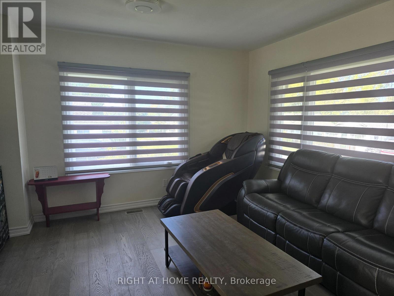 209 Pine Beach Drive, Georgina (Keswick South), Ontario  L4P 2V6 - Photo 6 - N12410981