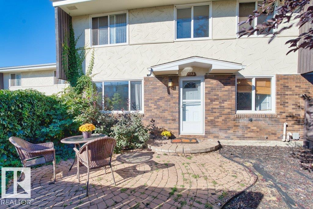 182 Roseland Vg Nw, Edmonton, Alberta  T5E 5R6 - Photo 4 - E4458273