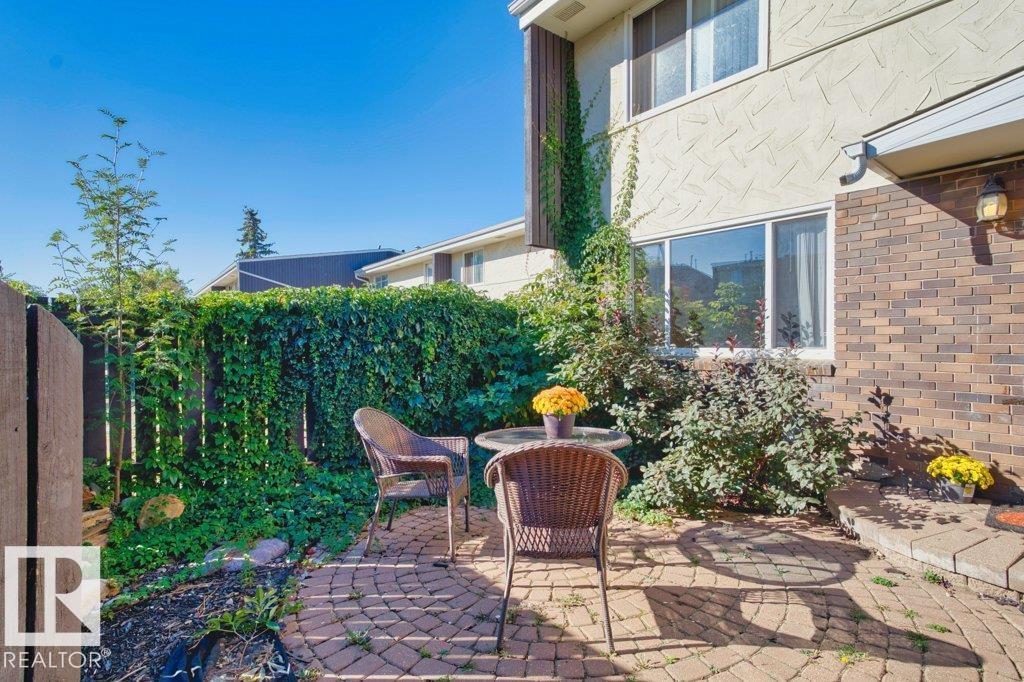 182 Roseland Vg Nw, Edmonton, Alberta  T5E 5R6 - Photo 6 - E4458273
