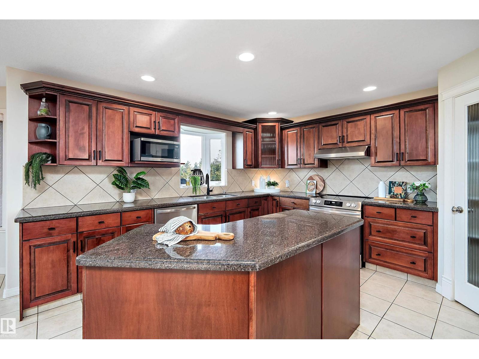 995 Hollingsworth Bend Bn Nw, Edmonton, Alberta  T6R 3G7 - Photo 15 - E4458275