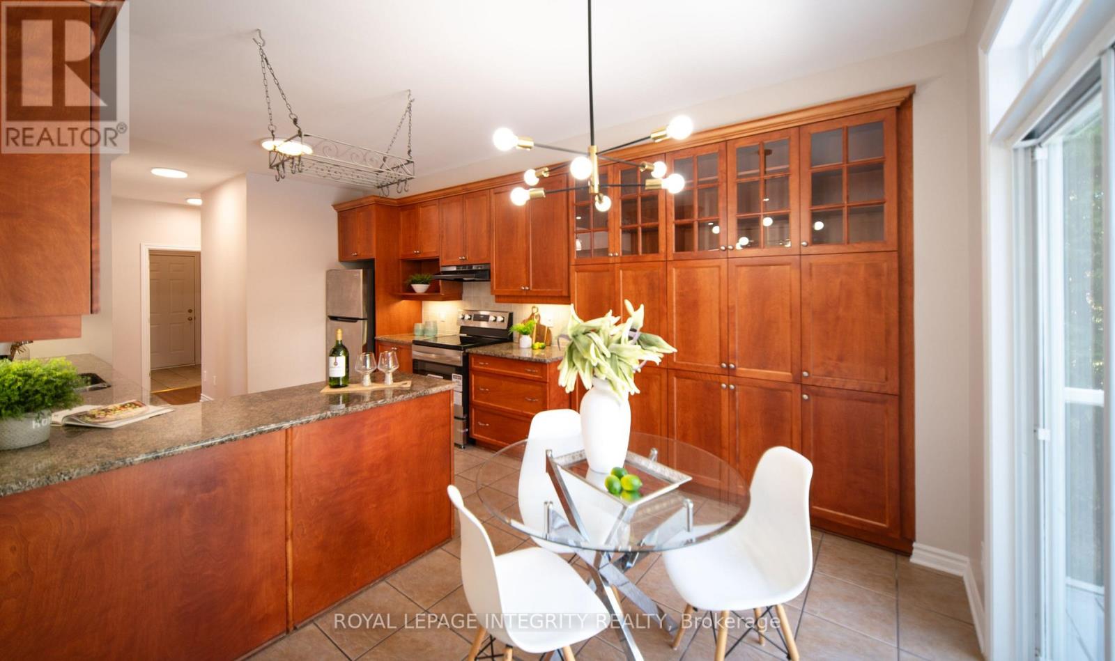 141 Steeple Chase Drive, Ottawa, Ontario  K2M 2Z5 - Photo 14 - X12411188