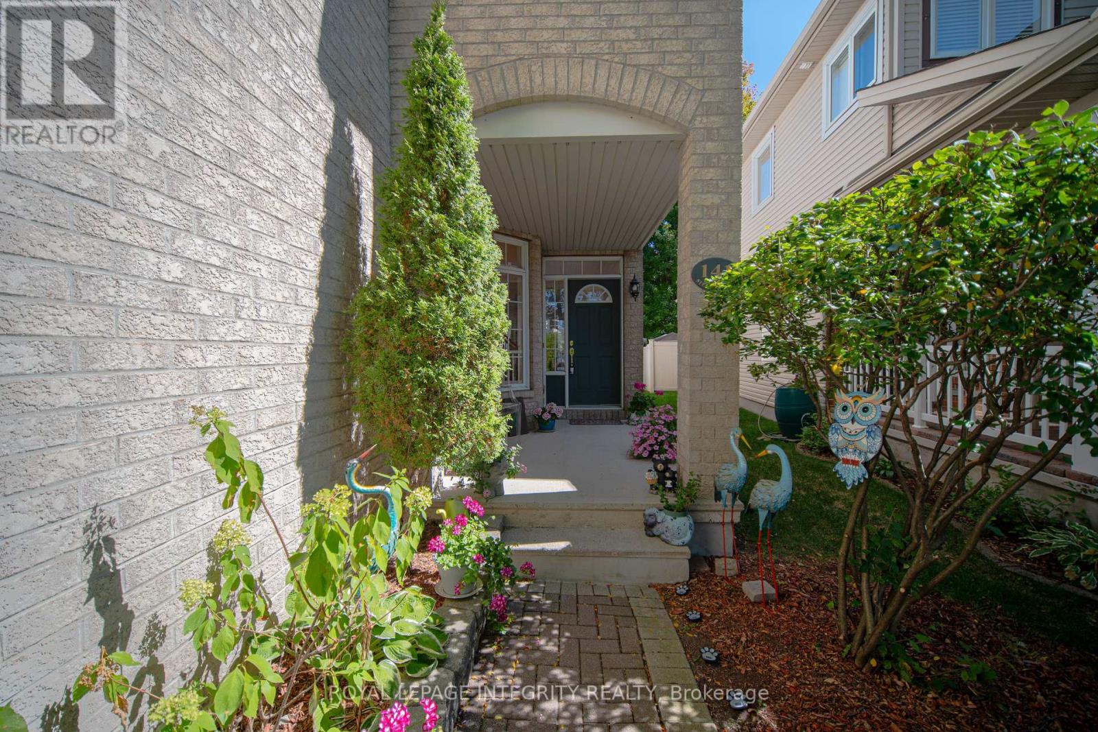 141 Steeple Chase Drive, Ottawa, Ontario  K2M 2Z5 - Photo 3 - X12411188