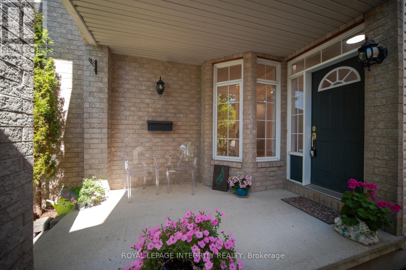 141 Steeple Chase Drive, Ottawa, Ontario  K2M 2Z5 - Photo 4 - X12411188