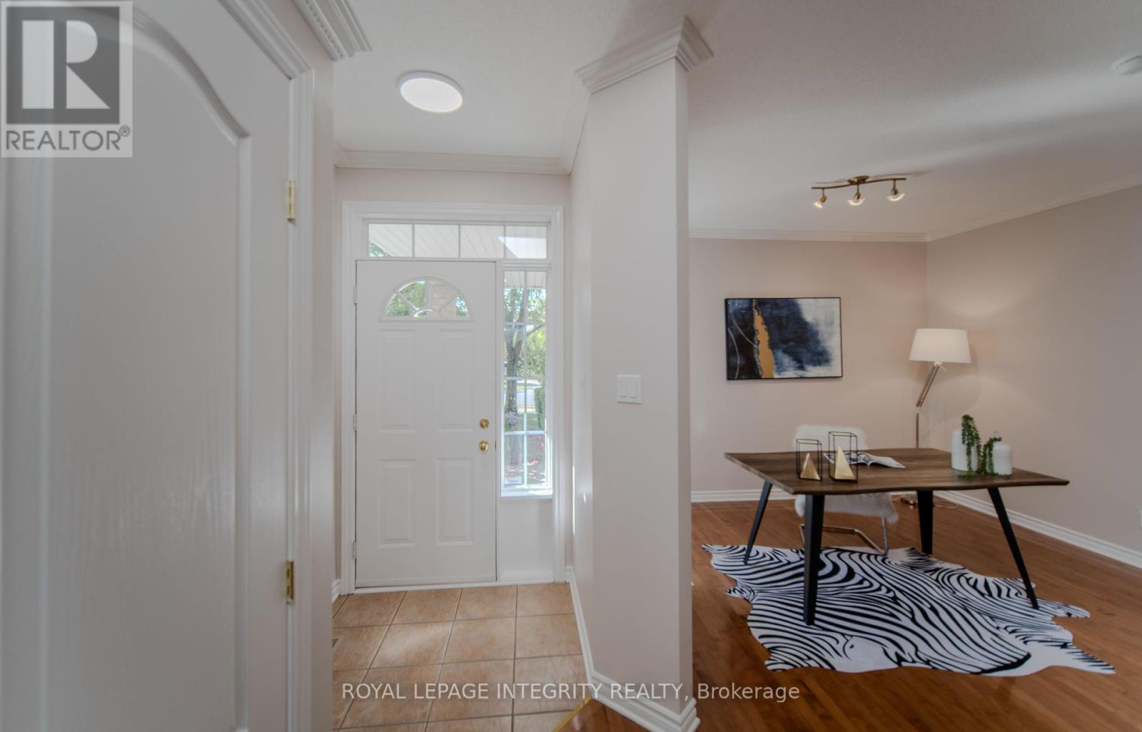 141 Steeple Chase Drive, Ottawa, Ontario  K2M 2Z5 - Photo 5 - X12411188