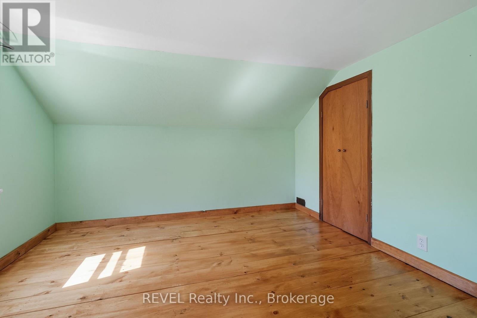 356 South Mill Street, Fort Erie, Ontario  L0S 1N0 - Photo 19 - X12411185