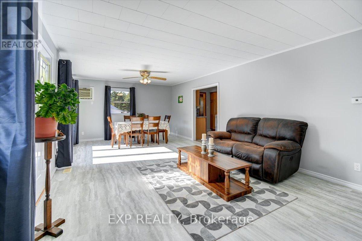 29599 Highway 62 N, Hastings Highlands, Ontario  K0L 1C0 - Photo 14 - X12411196