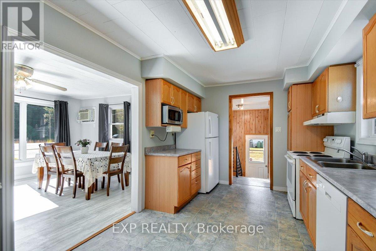 29599 Highway 62 N, Hastings Highlands, Ontario  K0L 1C0 - Photo 8 - X12411196