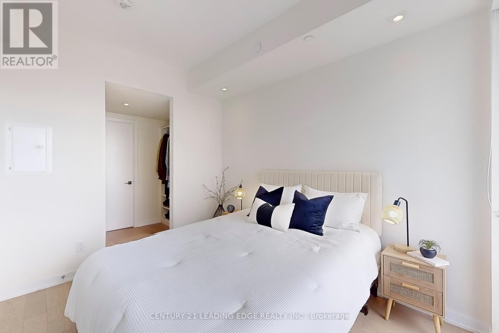 804 - 840 St Clair Avenue W, Toronto, Ontario  M6C 0A4 - Photo 22 - C12411170