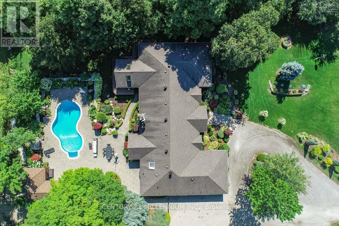 14453 Centreville Creek Road, Caledon, Ontario  L7C 3C1 - Photo 3 - W12411144