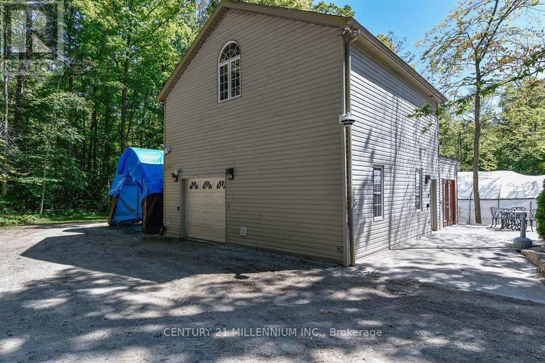 14453 Centreville Creek Road, Caledon, Ontario  L7C 3C1 - Photo 4 - W12411144