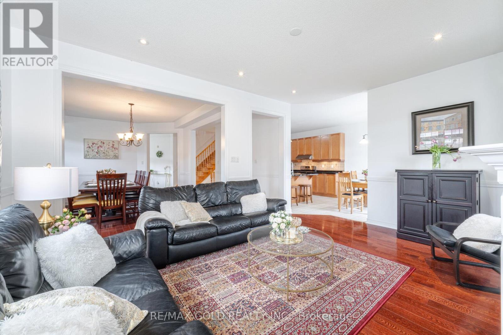 16 Larkberry Road, Brampton, Ontario  L6X 0R7 - Photo 13 - W12411151