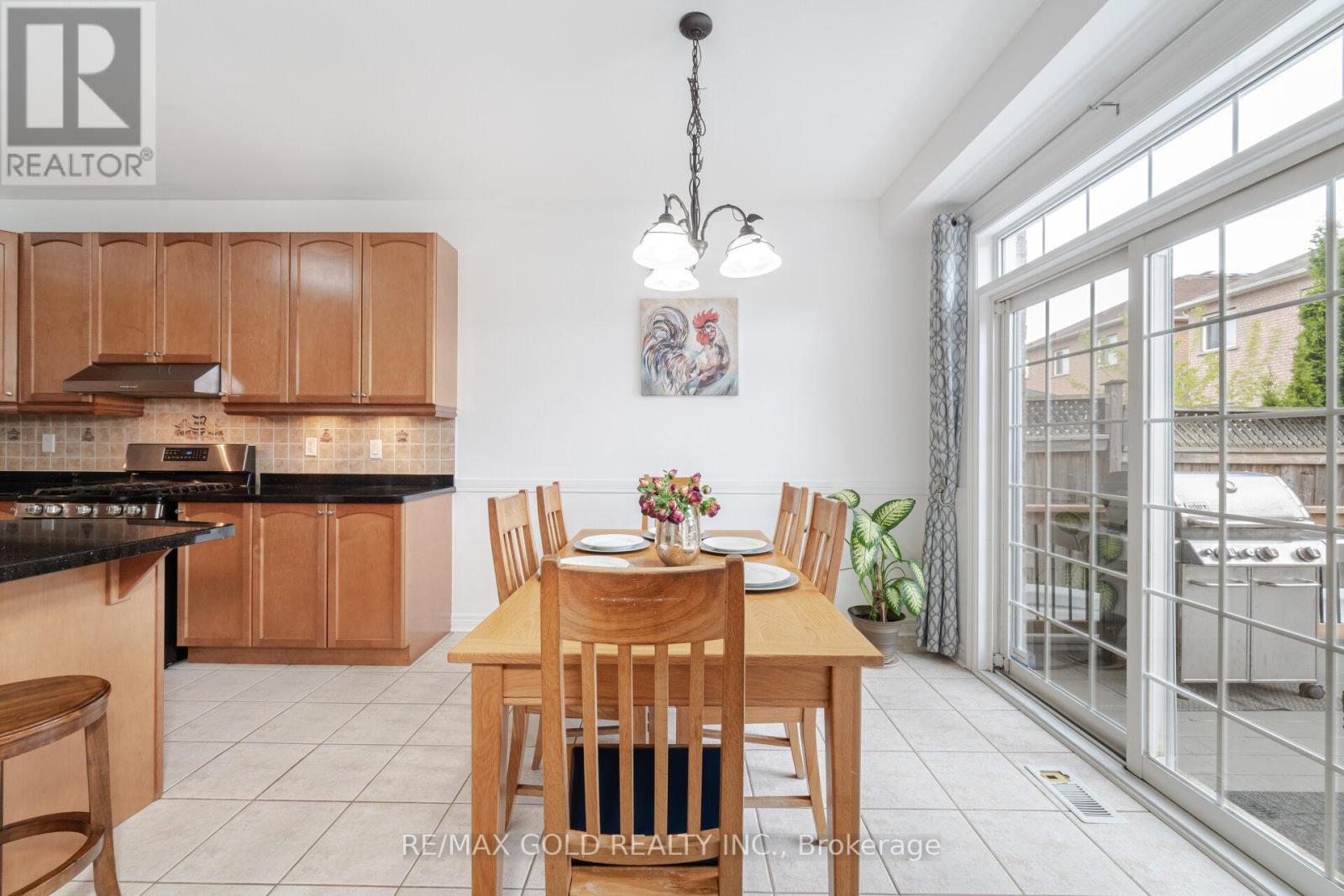 16 Larkberry Road, Brampton, Ontario  L6X 0R7 - Photo 14 - W12411151