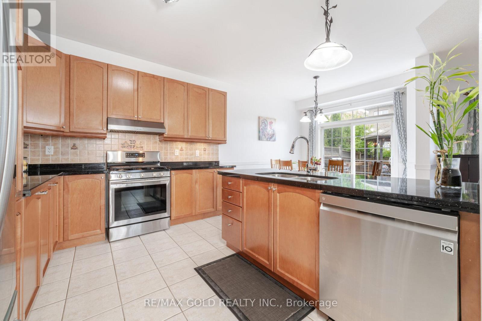 16 Larkberry Road, Brampton, Ontario  L6X 0R7 - Photo 16 - W12411151