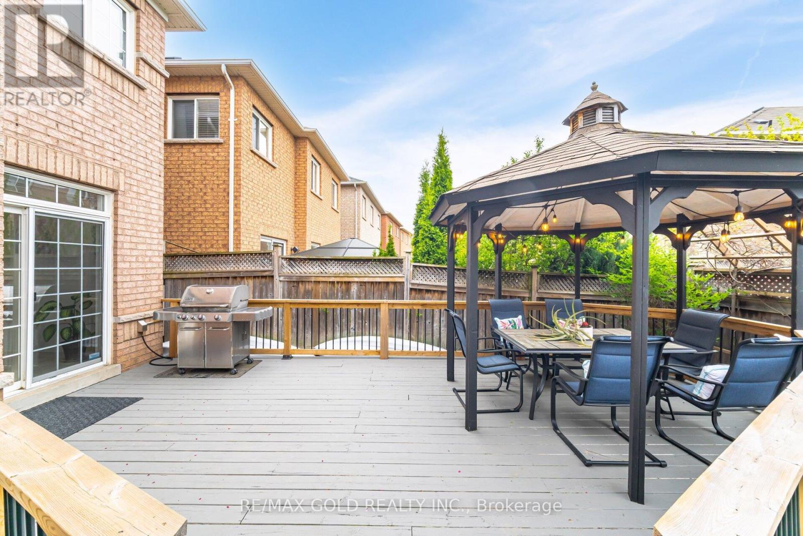 16 Larkberry Road, Brampton, Ontario  L6X 0R7 - Photo 42 - W12411151