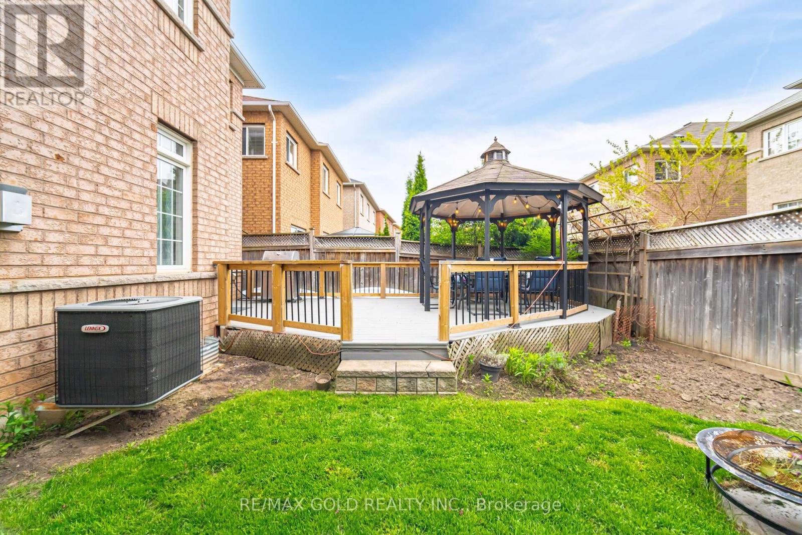 16 Larkberry Road, Brampton, Ontario  L6X 0R7 - Photo 45 - W12411151