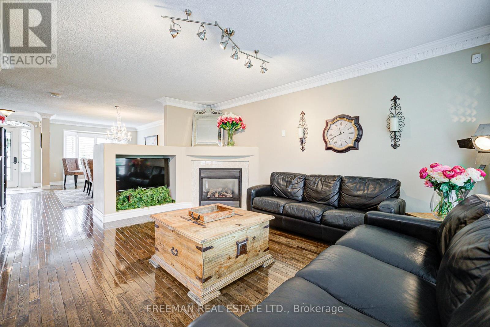 916 Fourth Line, Milton, Ontario  L9T 6M8 - Photo 11 - W12411183