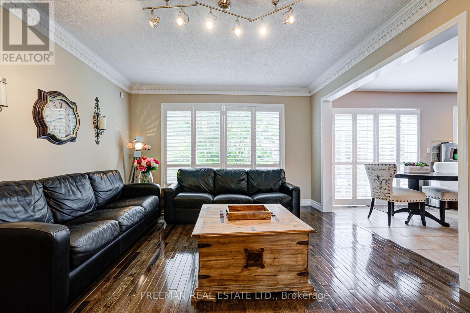 916 Fourth Line, Milton, Ontario  L9T 6M8 - Photo 18 - W12411183