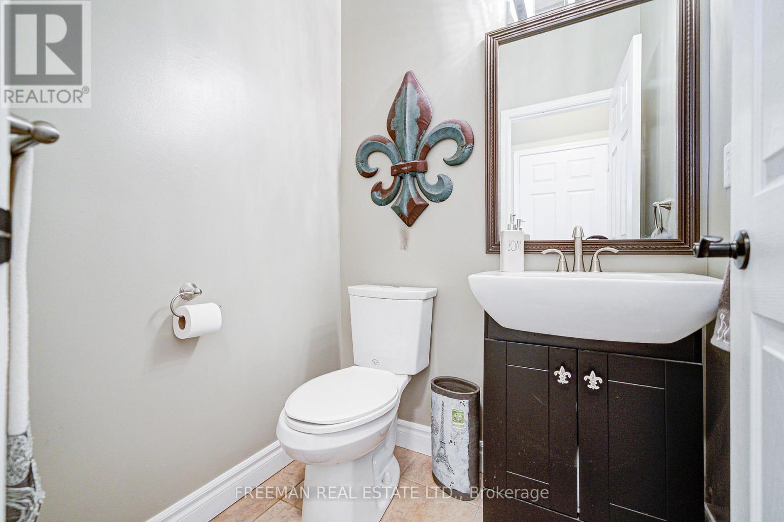 916 Fourth Line, Milton, Ontario  L9T 6M8 - Photo 23 - W12411183
