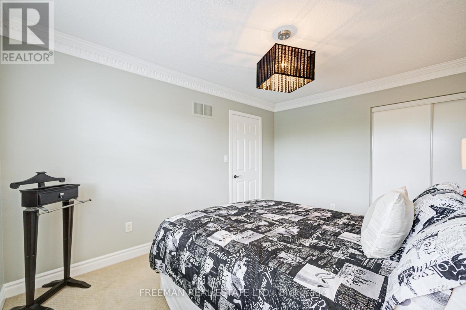 916 Fourth Line, Milton, Ontario  L9T 6M8 - Photo 31 - W12411183