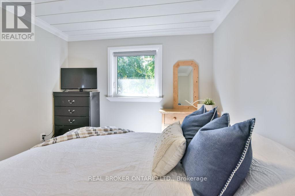 812 Cook Street, Innisfil, Ontario  L9S 2J1 - Photo 20 - N12411199