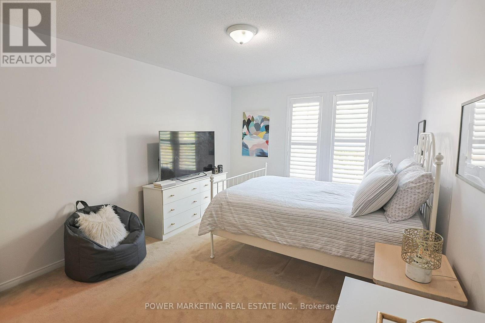 124 Strathcarron Crescent, Ottawa, Ontario  K2K 0C7 - Photo 18 - X12411213