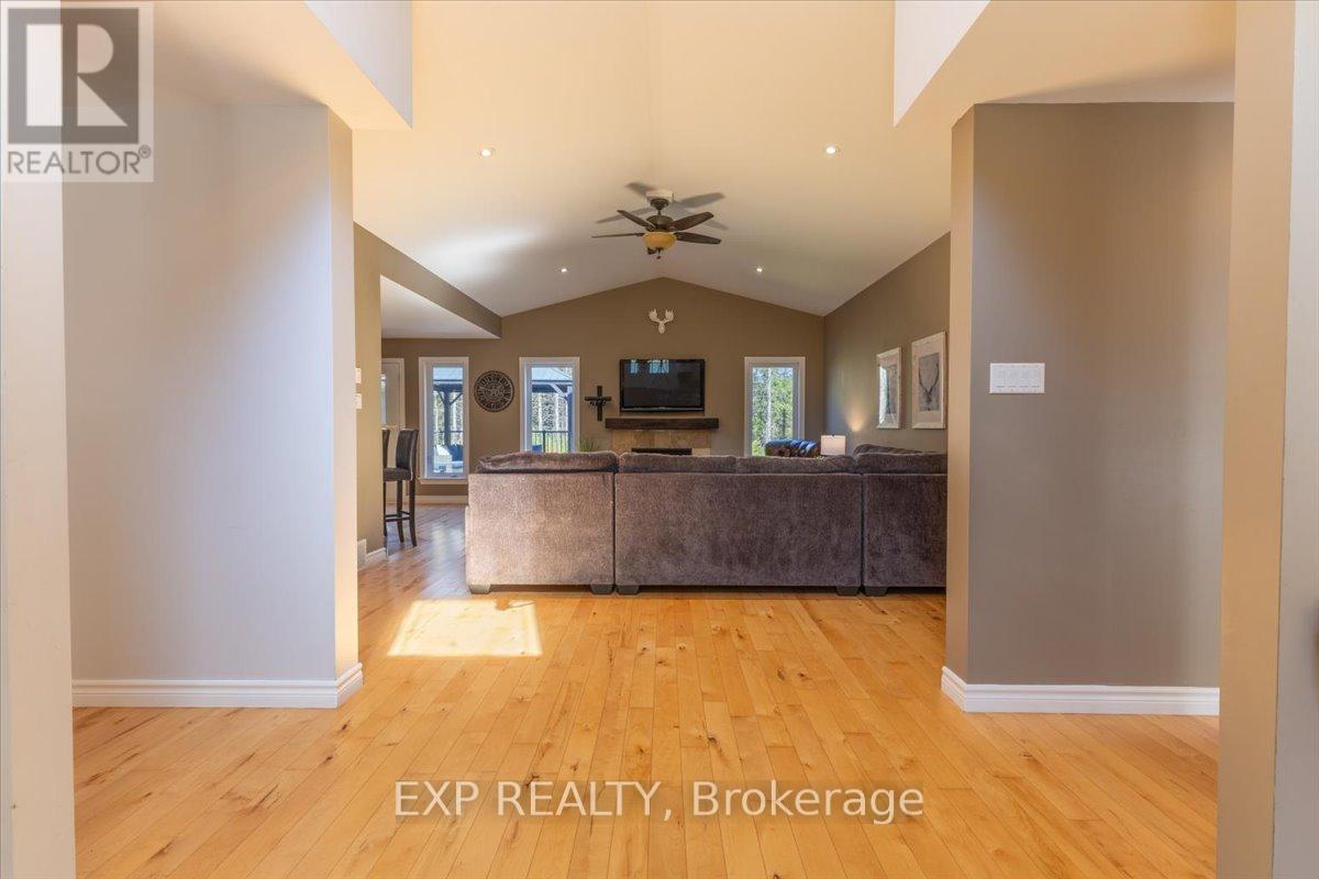 6719 Deer Run Place, Ottawa, Ontario  K0A 2T0 - Photo 5 - X12411238