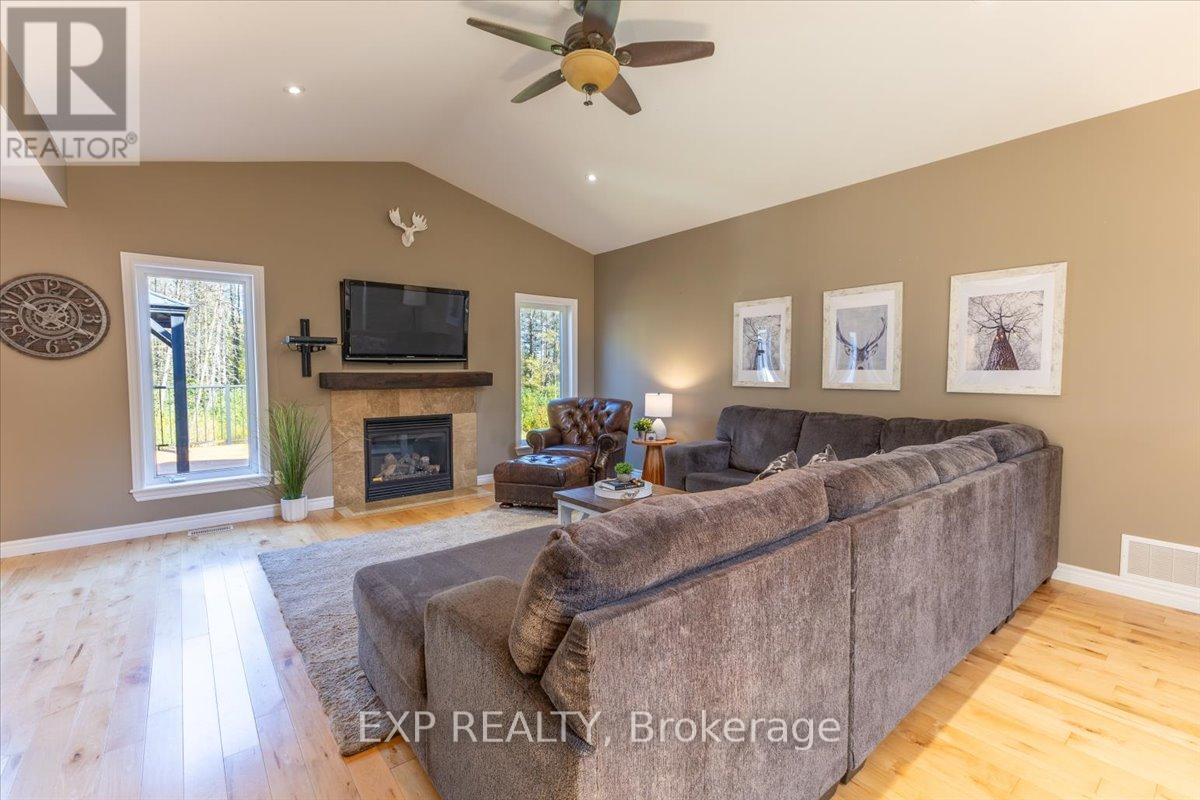 6719 Deer Run Place, Ottawa, Ontario  K0A 2T0 - Photo 6 - X12411238