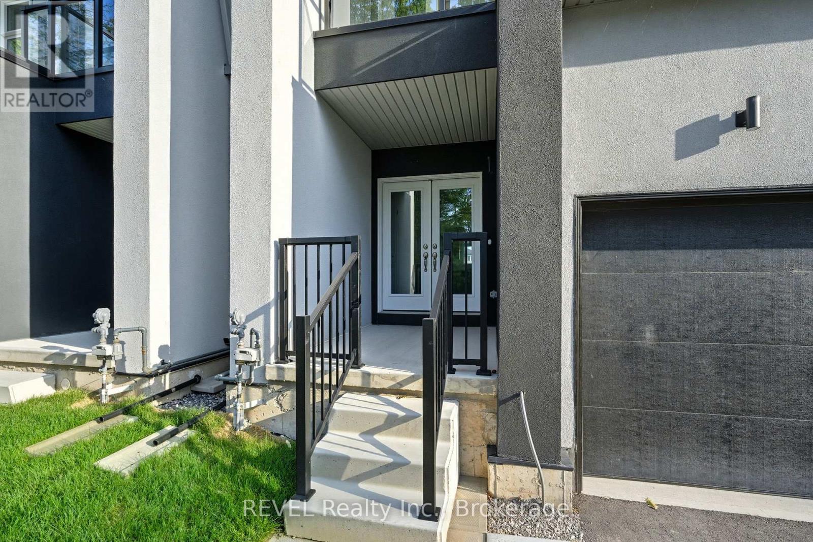 3284 Parker Avenue, Fort Erie, Ontario  L0S 1N0 - Photo 3 - X12411215