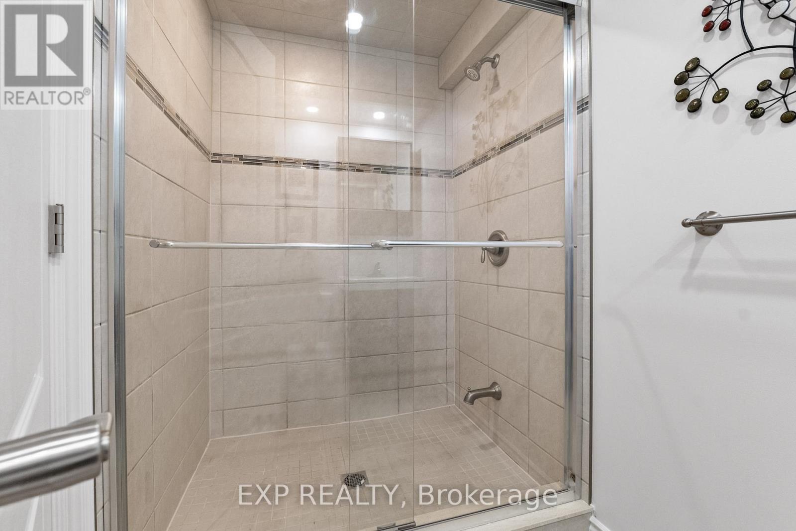 563 Fifty Road, Hamilton, Ontario  L8E 5T5 - Photo 33 - X12411240