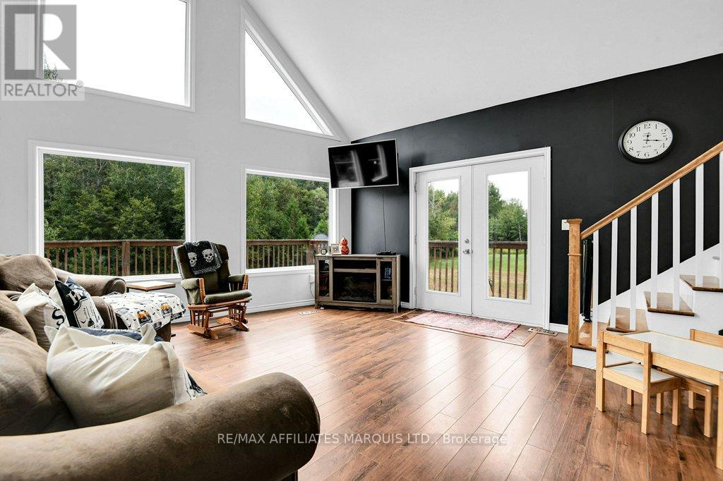 35 Nevada Street, North Stormont, Ontario  K0C 1W0 - Photo 12 - X12411211