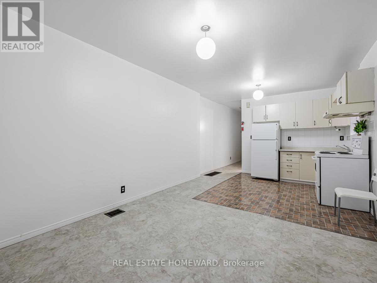 2438 Danforth Avenue, Toronto, Ontario  M4C 1K9 - Photo 38 - E12411223