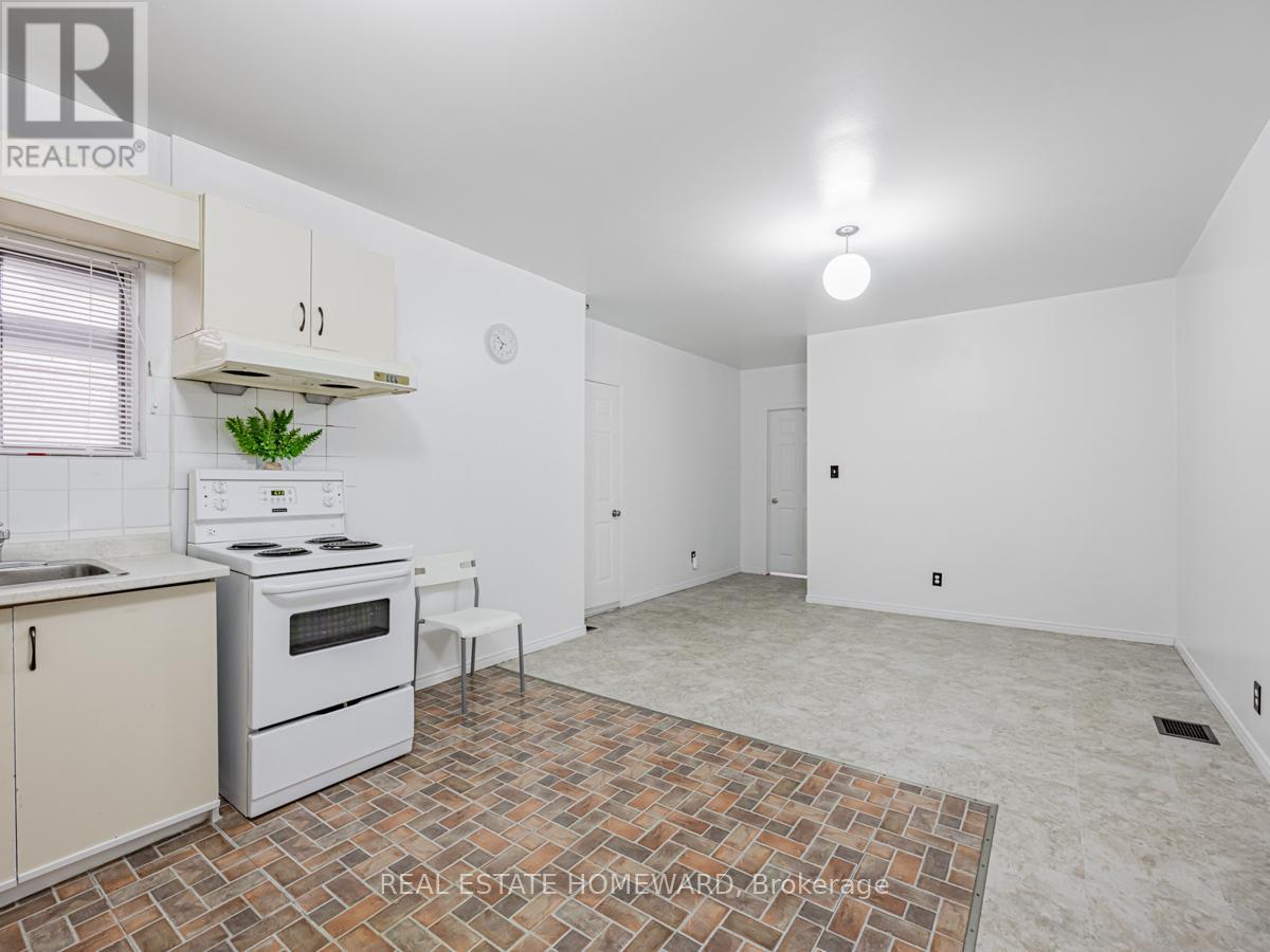 2438 Danforth Avenue, Toronto, Ontario  M4C 1K9 - Photo 39 - E12411223