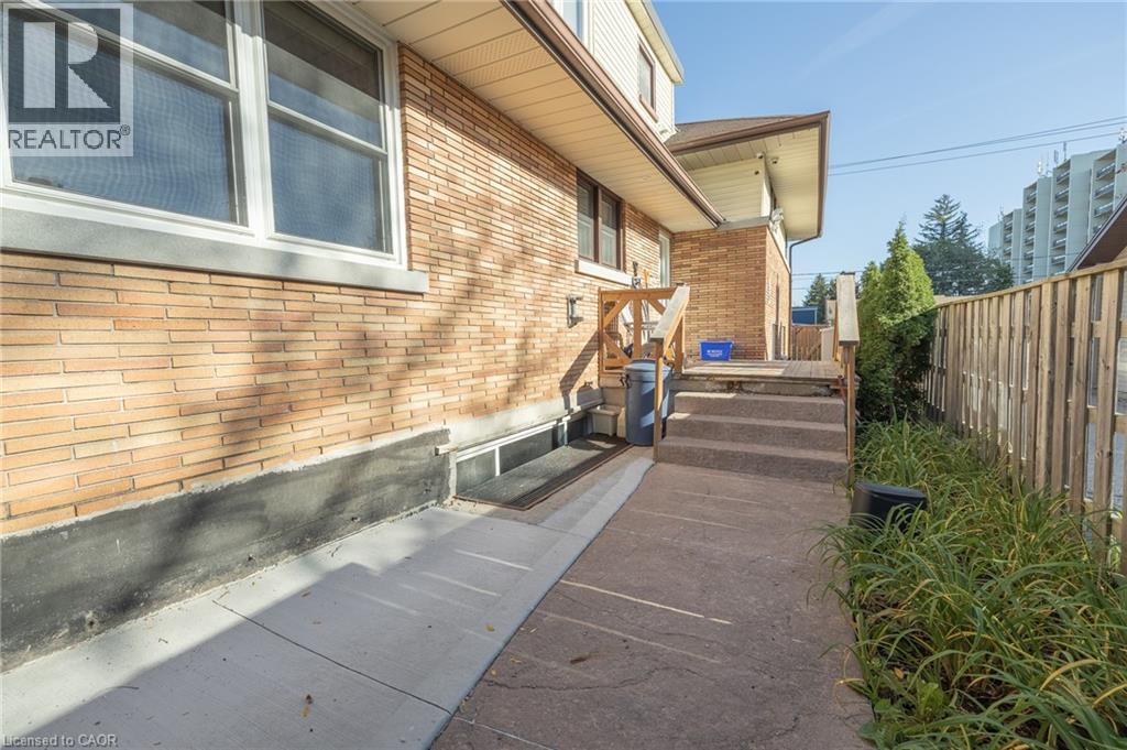 11 Belmont Avenue W, Kitchener, Ontario  N2M 1L2 - Photo 34 - 40770904