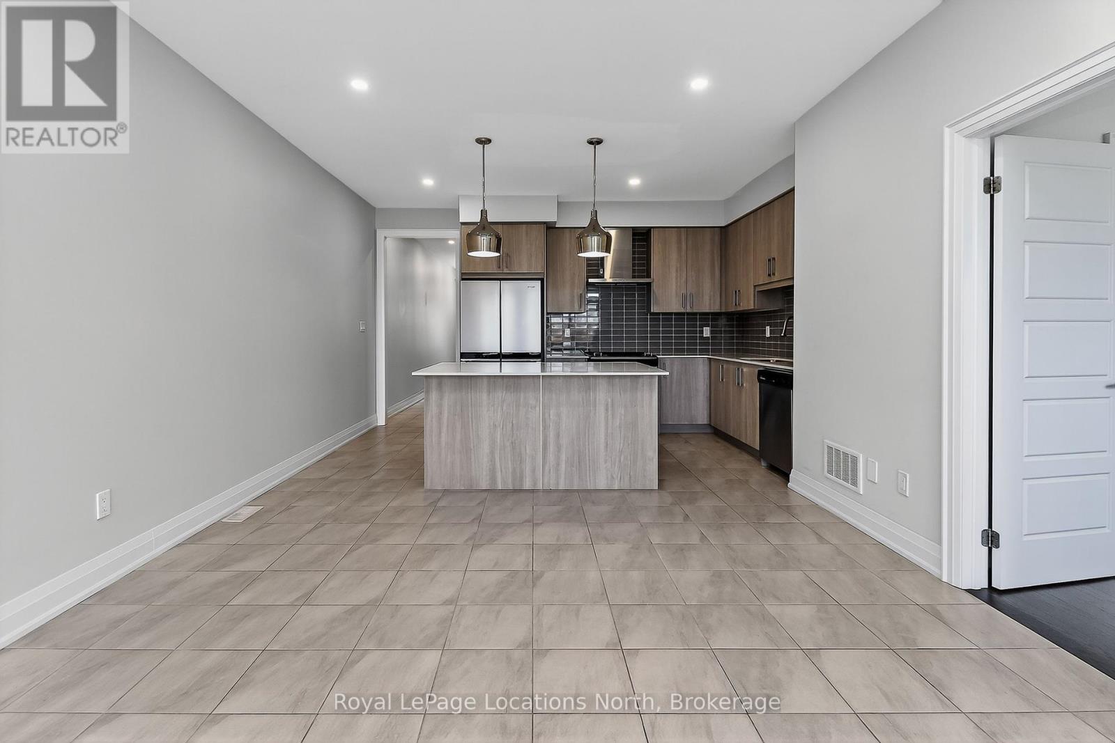 114 Stonebrook Way, Grey Highlands, Ontario  N0C 1H0 - Photo 15 - X12411275