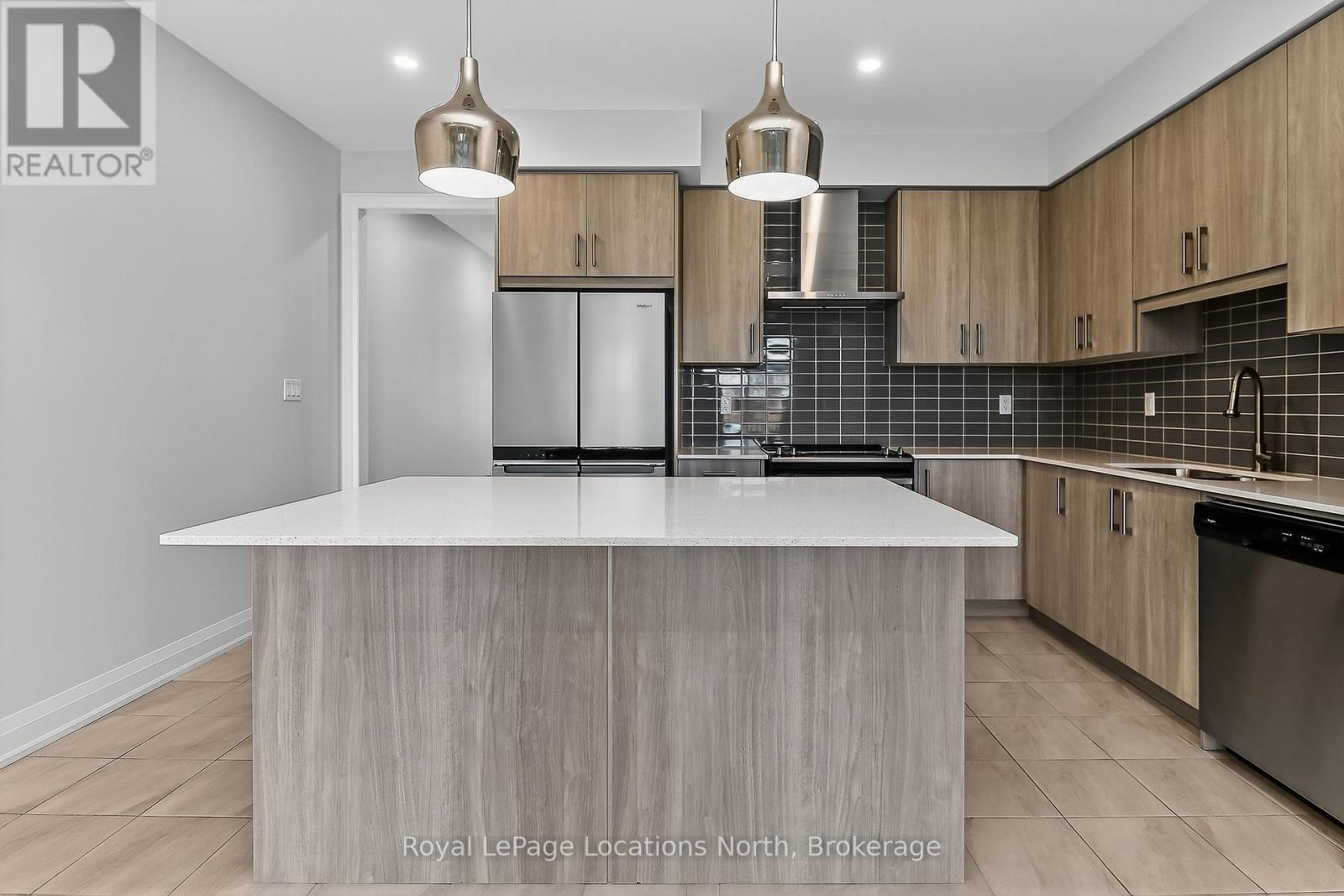 114 Stonebrook Way, Grey Highlands, Ontario  N0C 1H0 - Photo 9 - X12411275