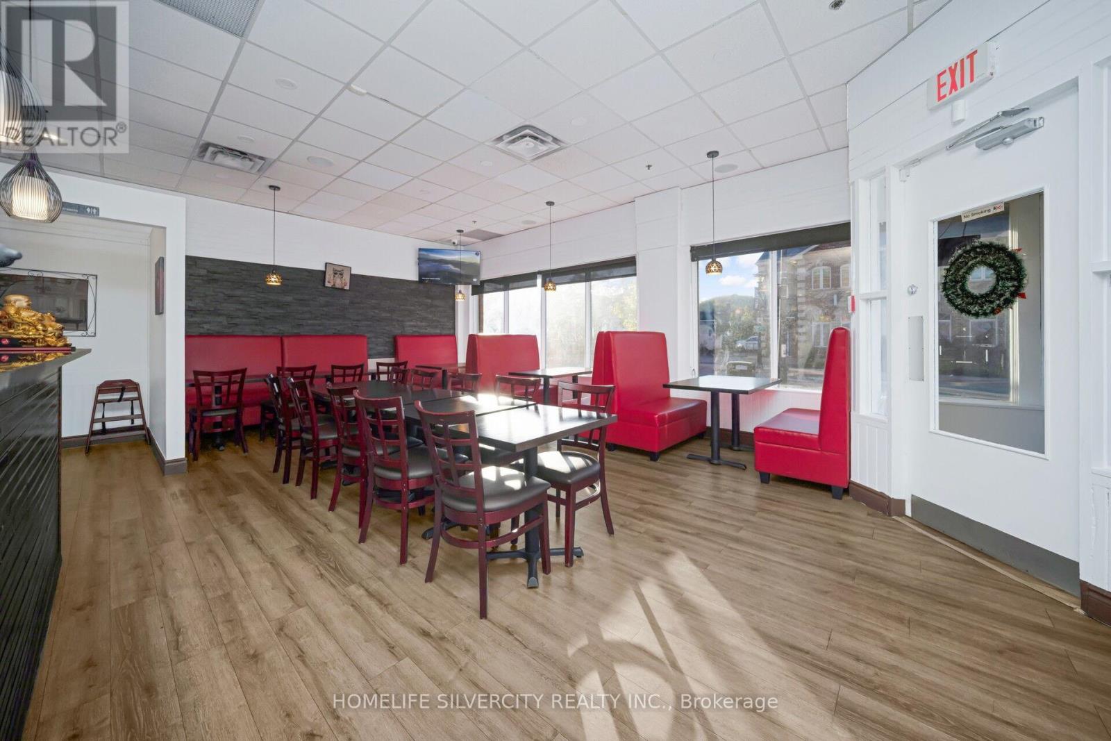 15 - 18 King Street E, Caledon (Bolton North), Ontario  L7E 1E8 - Photo 14 - W12411214