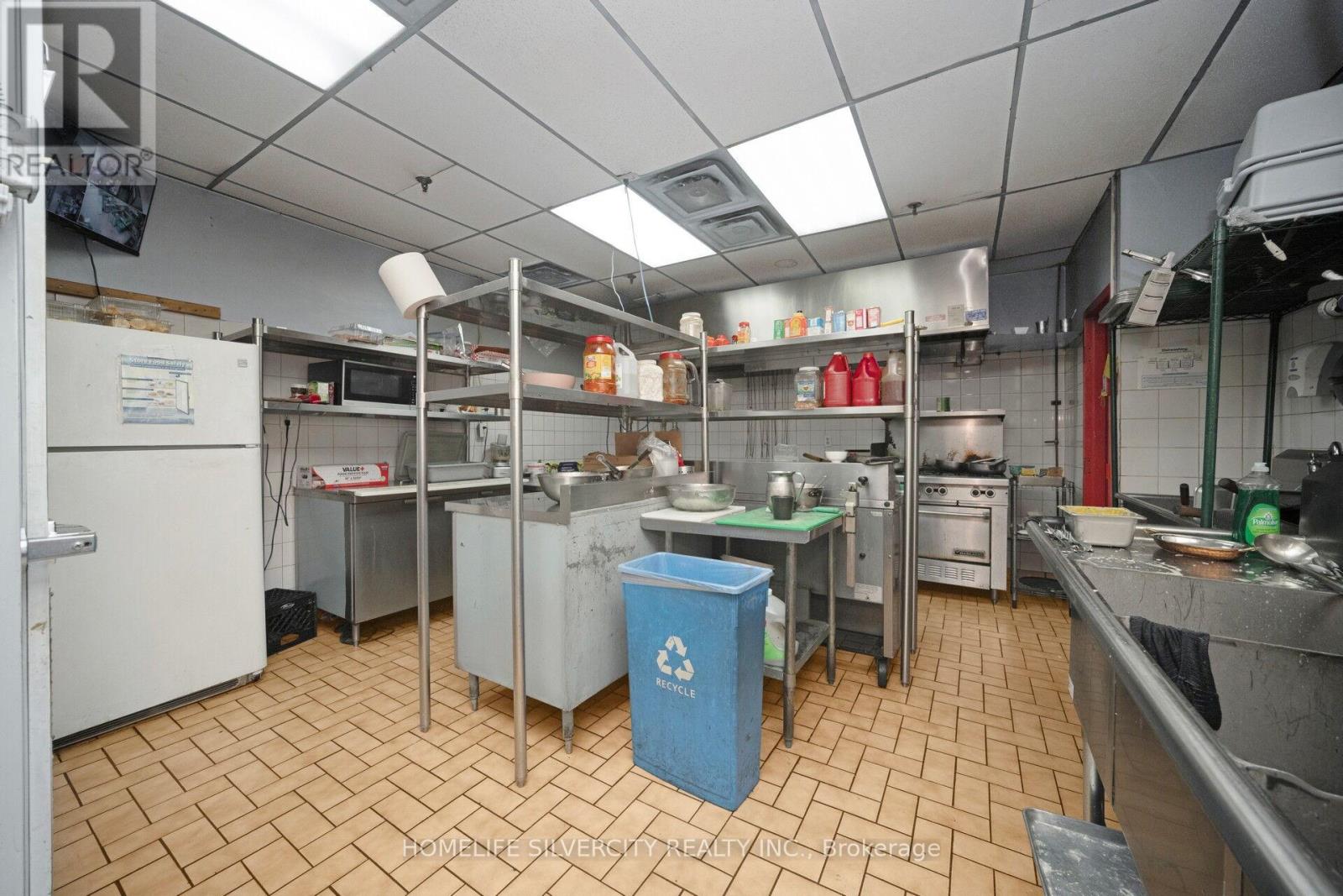 15 - 18 King Street E, Caledon (Bolton North), Ontario  L7E 1E8 - Photo 28 - W12411214