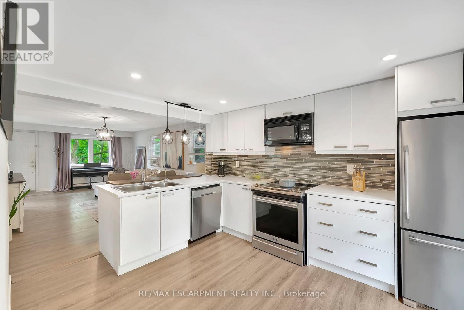 2387 Glenwood School Drive, Burlington (Freeman), Ontario  L7R 3R9 - Photo 12 - W12411217