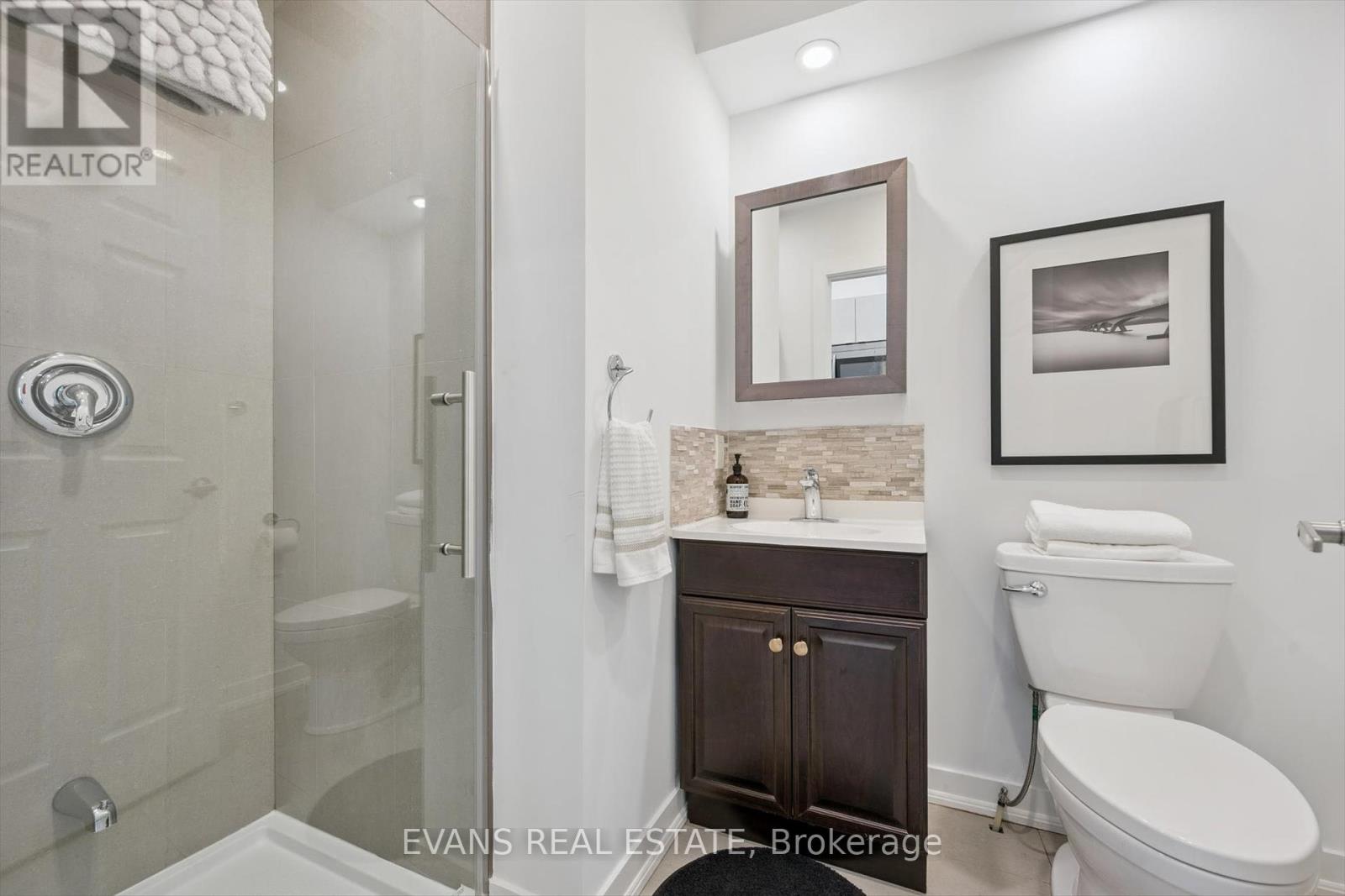 526 Quebec Avenue, Toronto, Ontario  M6P 2V7 - Photo 11 - W12411228