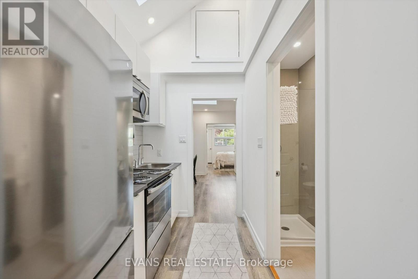526 Quebec Avenue, Toronto, Ontario  M6P 2V7 - Photo 6 - W12411228