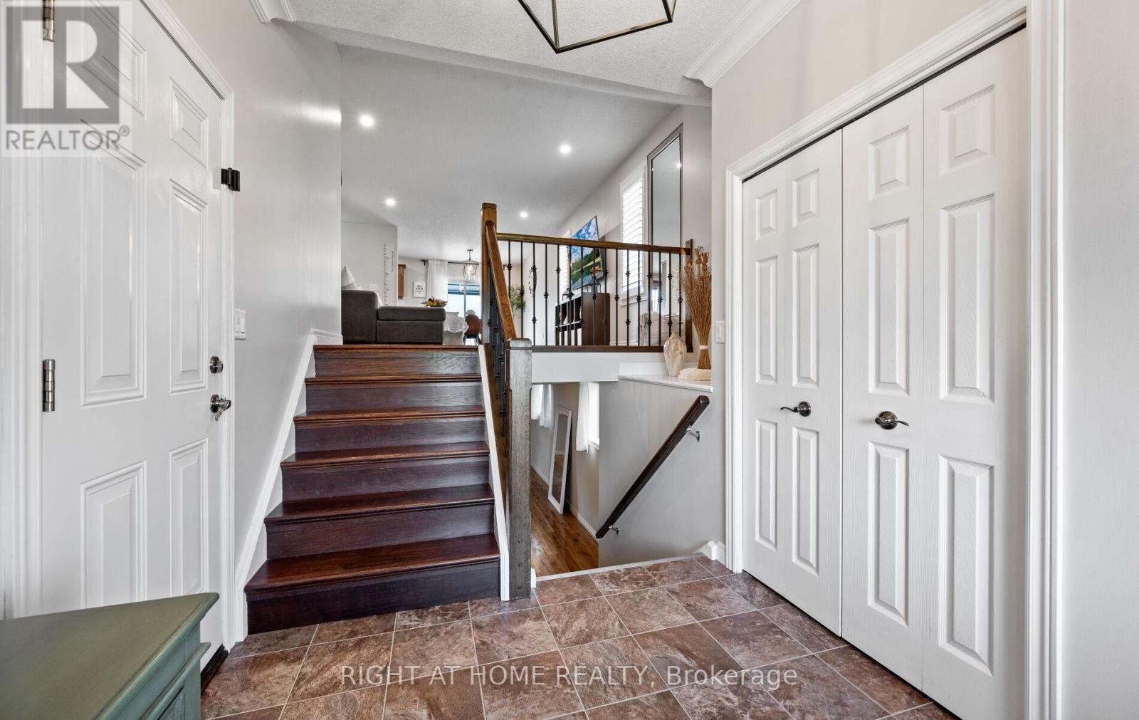 587 Spitfire Street, Woodstock, Ontario  N4T 0B5 - Photo 10 - X12411236