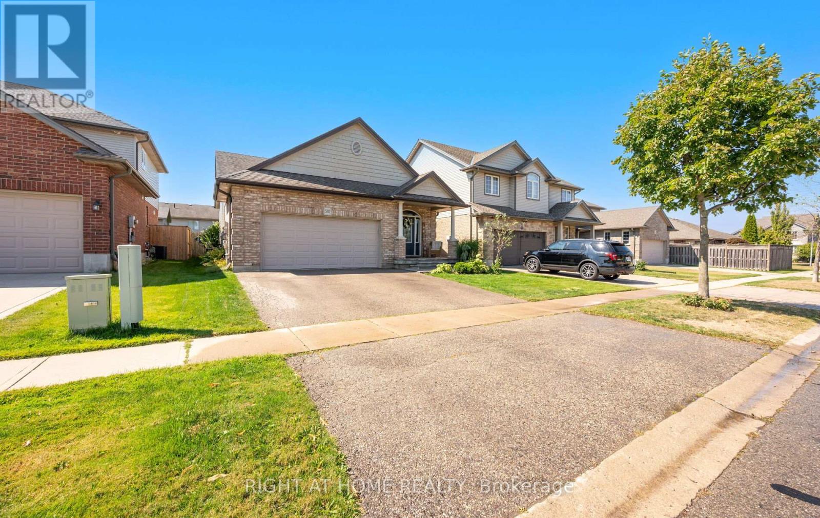 587 Spitfire Street, Woodstock, Ontario  N4T 0B5 - Photo 2 - X12411236