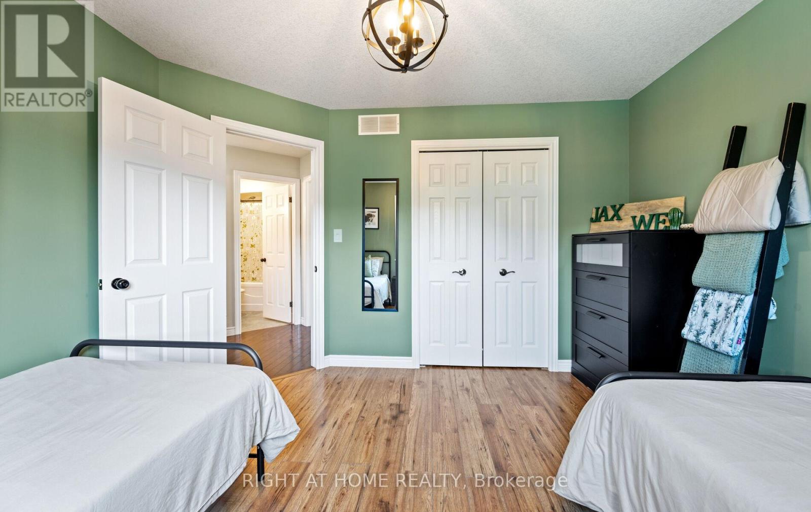 587 Spitfire Street, Woodstock, Ontario  N4T 0B5 - Photo 24 - X12411236
