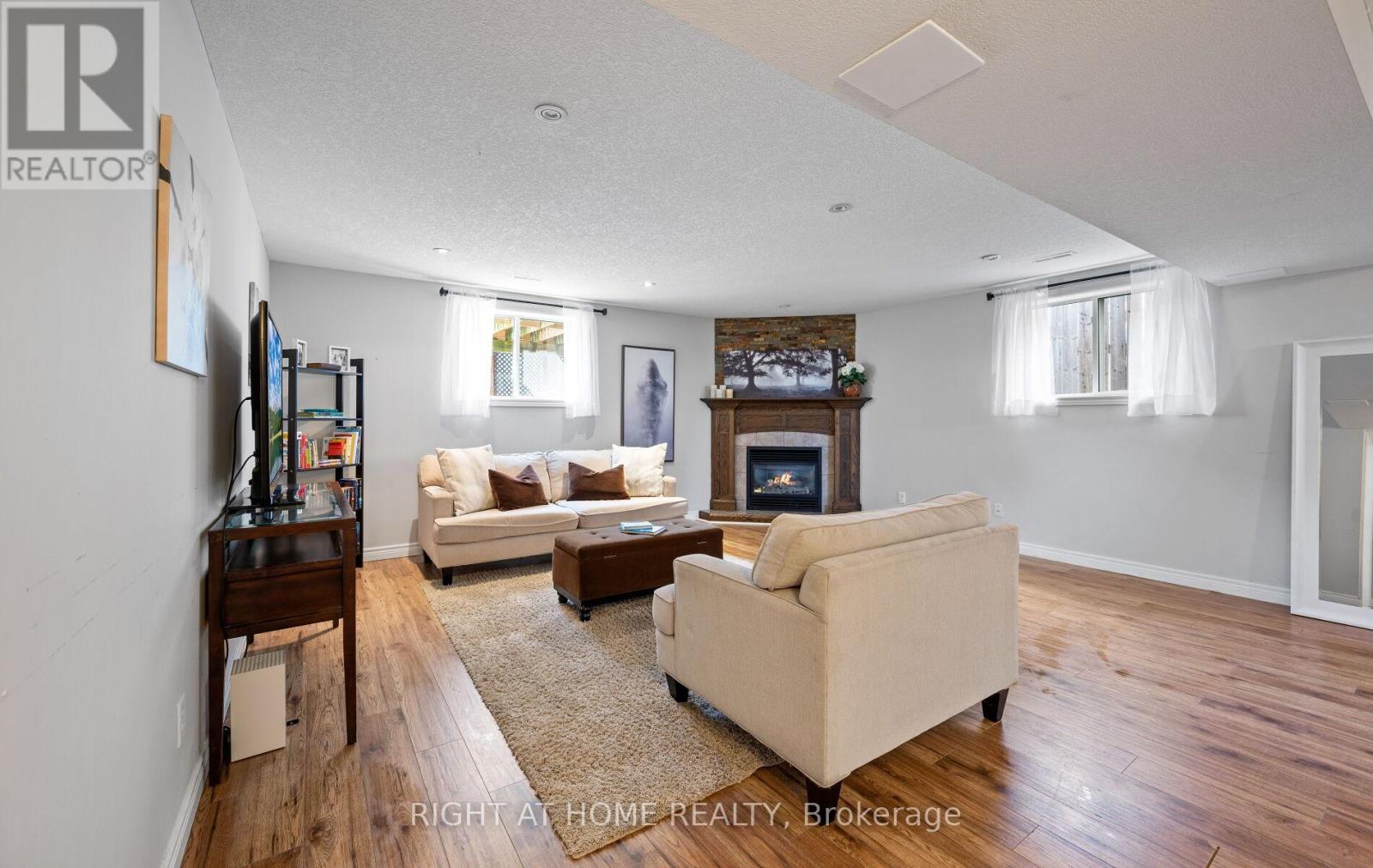 587 Spitfire Street, Woodstock, Ontario  N4T 0B5 - Photo 36 - X12411236