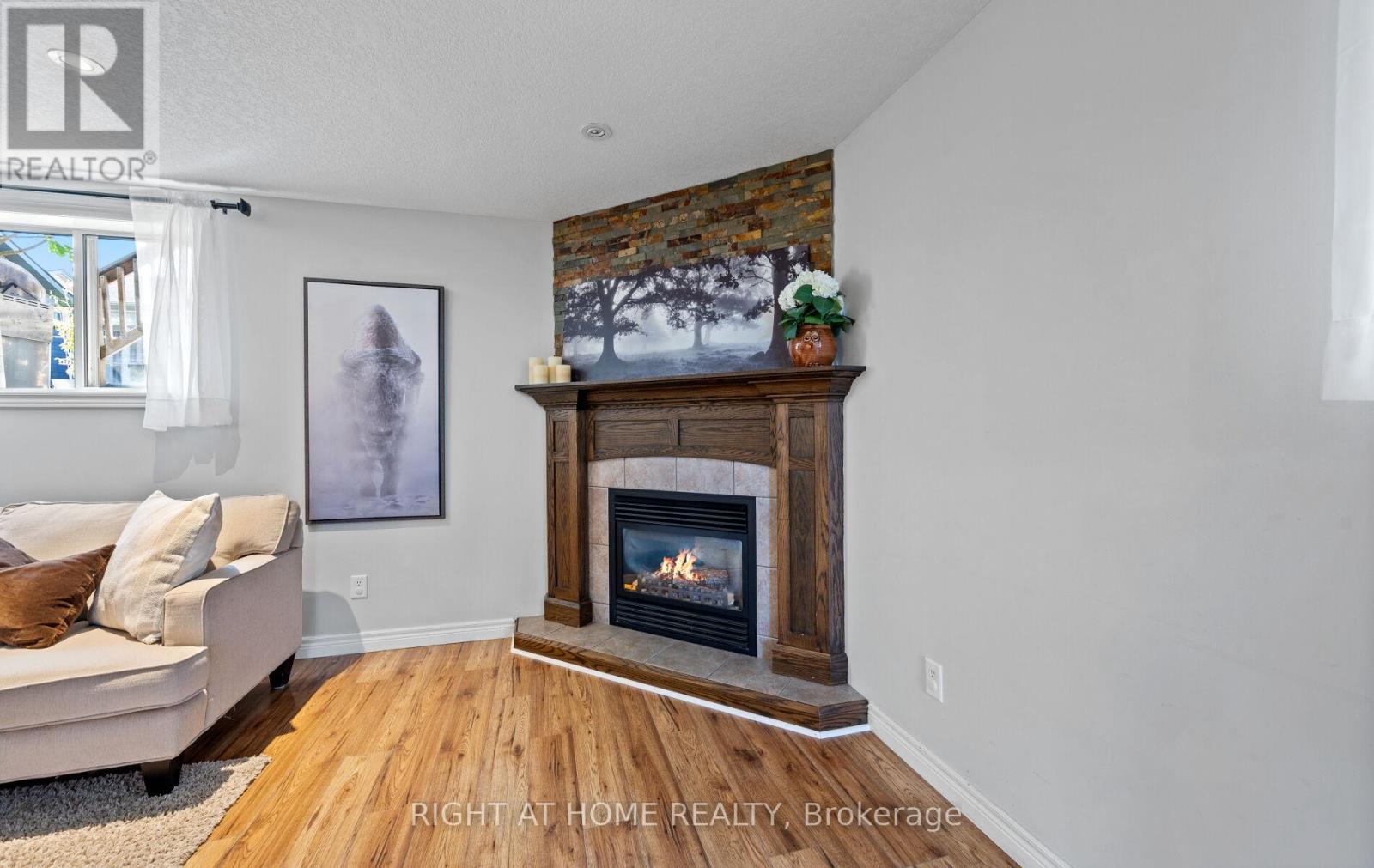 587 Spitfire Street, Woodstock, Ontario  N4T 0B5 - Photo 37 - X12411236