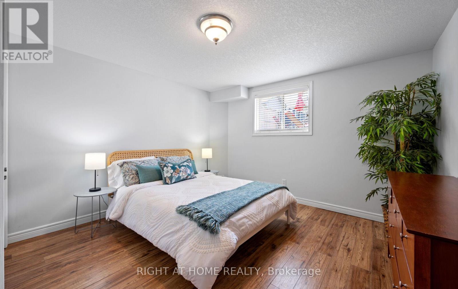 587 Spitfire Street, Woodstock, Ontario  N4T 0B5 - Photo 38 - X12411236