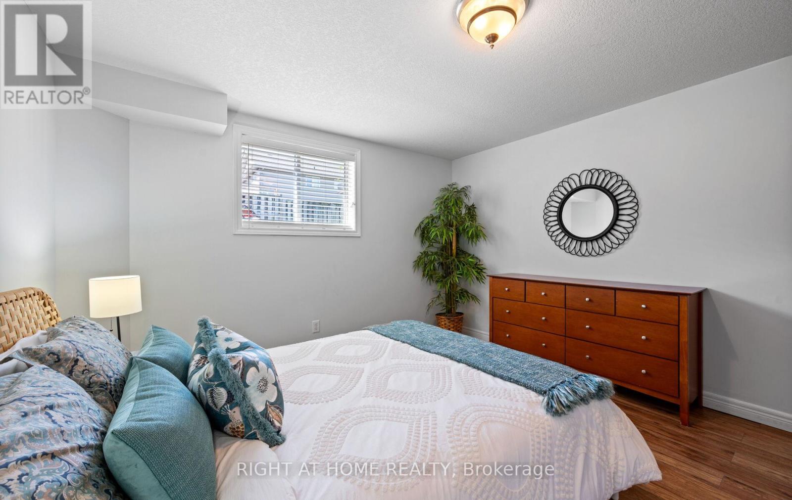 587 Spitfire Street, Woodstock, Ontario  N4T 0B5 - Photo 41 - X12411236